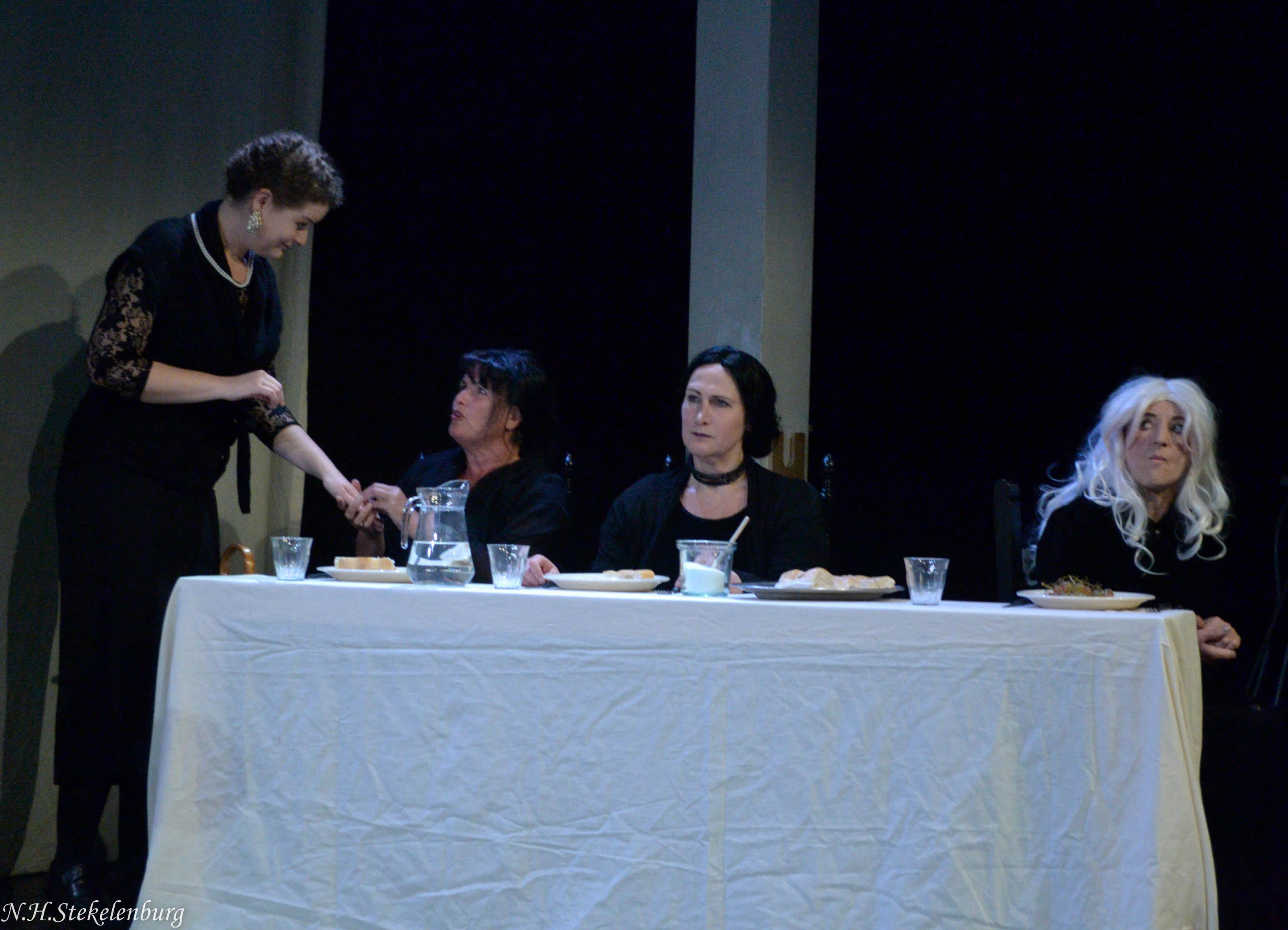 Het Huis van Bernarda Alba — beeld 1